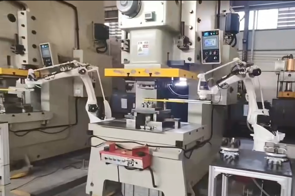 新能源汽車零部件沖壓